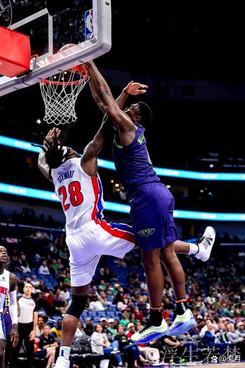 亚历山大突破重围内线挑篮命中 亚历山大突破重围内线挑篮命中